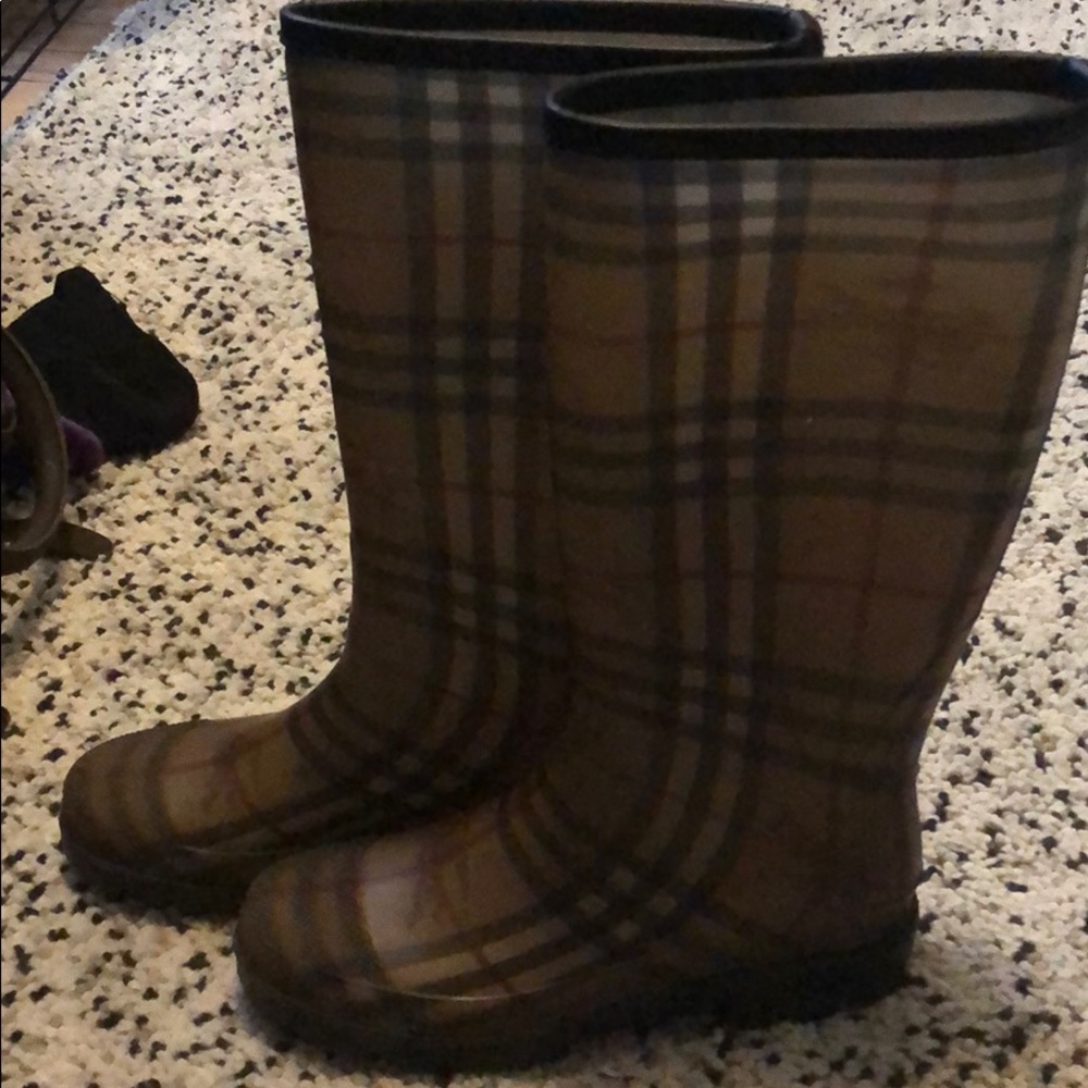 Authentic Burberry rain boots